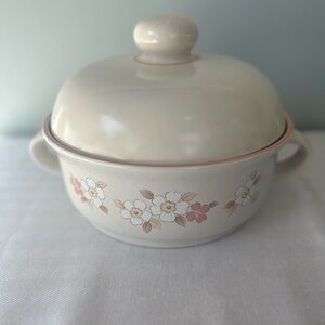Vintage Hearthside Chantilly Casserole Dish